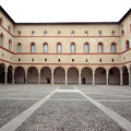 Un gioco di proiezioni per il cortile della Rocchetta nel Castello Sforzesco di Milano