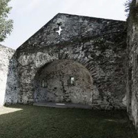 Progettare la copertura per proteggere le rovine della chiesa romanica