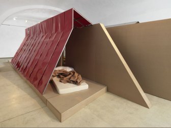 Abitare nomade: il prototipo in legno e plastica di Cherubino Gambardella