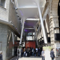 Milano, via Santa Radegonda trasformata dalle vele di Cibicworkshop