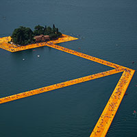 The Floating Piers: ecco com'è fatta la passeggiata sull'acqua di Christo