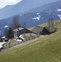La casa nascosta sotto la collina, con vista Dolomiti: l'ultimo progetto del giovane Pavol Mikolajcak