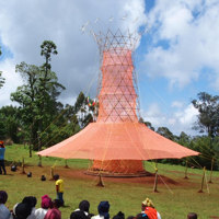 Warka Water, l'albero che produce acqua di Arturo Vittori vince lo Zumtobel Group Award