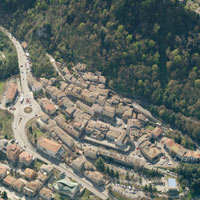 Borgo Maggiore: un parcheggio multipiano nel centro storico sammarinese