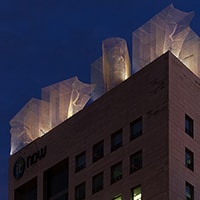 Limes | L'architettura effimera di Edoardo Tresoldi dialoga con l'Illa Diagonal di Rafael Moneo