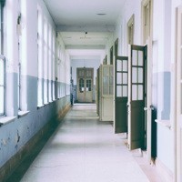Ai sindaci e ai presidenti di provincia il potere di affidare i progetti delle scuole al minor prezzo