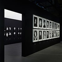 L'allestimento di Lissoni per «The People I like». Le fotografie di Giovanni Gastel al MAXXI