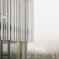 Come un fantasma nella nebbia: a Sant'Ilario d'Enza i nuovi headquarters firmati Studio Bocchi