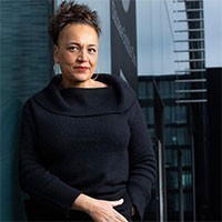 Lesley Lokko alla guida della Biennale di Architettura 2023