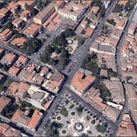 Una piazza ecosostenibile per socializzare e rilassarsi a Trecastagni