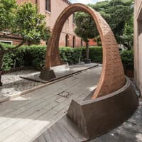 Paesaggi di cantiere: a Palazzo Mora (Venezia) l'arte fa riflettere sul futuro delle costruzioni