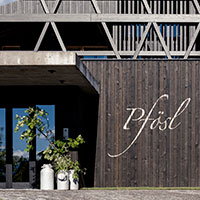 Progettare in legno, tra ingegnerizzazione e montaggio di facciate prefabbricate