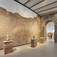 Passeggiate romane, un'immersione tra i vicoli di Roma, ma dentro il Museo MAXXI.