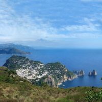 Capri, una panchina in cerca d'Autore