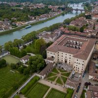 Pavia, interventi contemporanei nel verde di Palazzo per la Sapienza