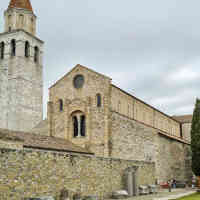 Basilica di Aquileia, l'Anac bacchetta la soprintendenza: divisione artificiosa e affidamenti diretti per evitare la gara