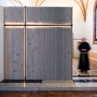 Dove l'architettura sussurra il perdono: la nuova cappella della riconciliazione nella Chiesa di San Francesco a Treviso