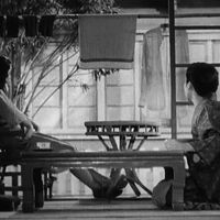 Organizzare lo spazio, le scenografie geometriche di Yasujiro Ozu