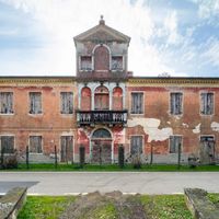 Villa Meneghetti a Mirano, da residenza signorile ad agriturismo contemporaneo