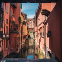 Storia e attualità del Canale di Reno: tre talk per scoprire il corso d'acqua "dentro le mura" di Bologna