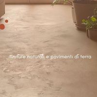 Finiture in terra cruda: tecniche applicative su pareti e pavimenti
