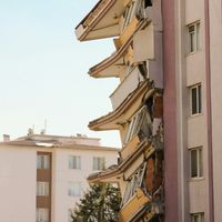 Polizze anti-catastrofe: confermate le proroghe, indennizzi negati per immobili senza titolo