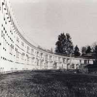 Architetture olivettiane: fotografie, disegni e documenti sul progetto comunitario di Ivrea