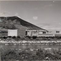 Carlo De Carli e il Villaggio Milano. La mostra a La Caletta, in Sardegna