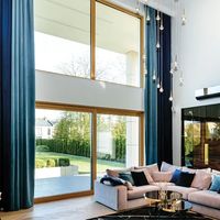 Abitare la luce naturale, con le finestre verticali FAKRO