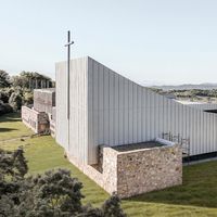 Ultimo tassello per il Monastero del Siloe di Edoardo Milesi & Archos: la chiesa &egrave; pronta!