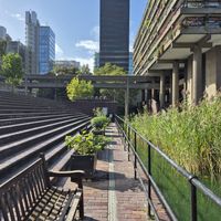 Un padiglione temporaneo per il London Festival of Architecture 2026