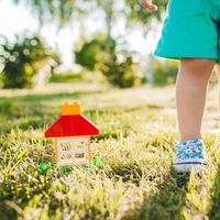 Un giardino ludico e didattico [in 15 mq] per bambine e bambini