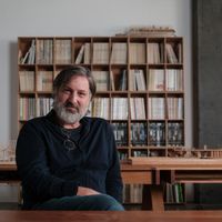 Il Pritzker Prize 2026 a Smiljan Radic Clarke, l'architetto di empatia e intelligenza emotiva