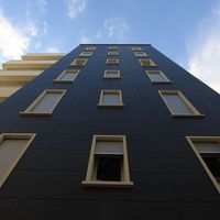 Facciata ventilata in gr&egrave;s: prestazioni e progetto