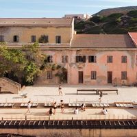 I Cantieri by LandWorks 2026, autocostruzione e vita comunitaria in Sardegna, a picco sul mare